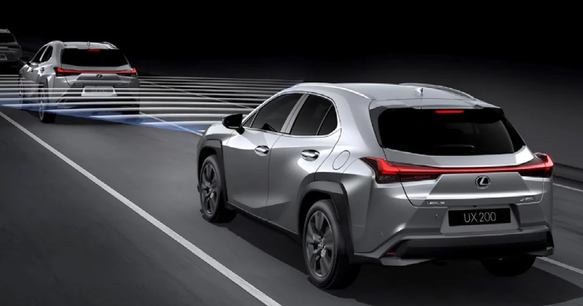 Le système Lexus Safety Sense+ 2.0, 3.0 et plus expliqué