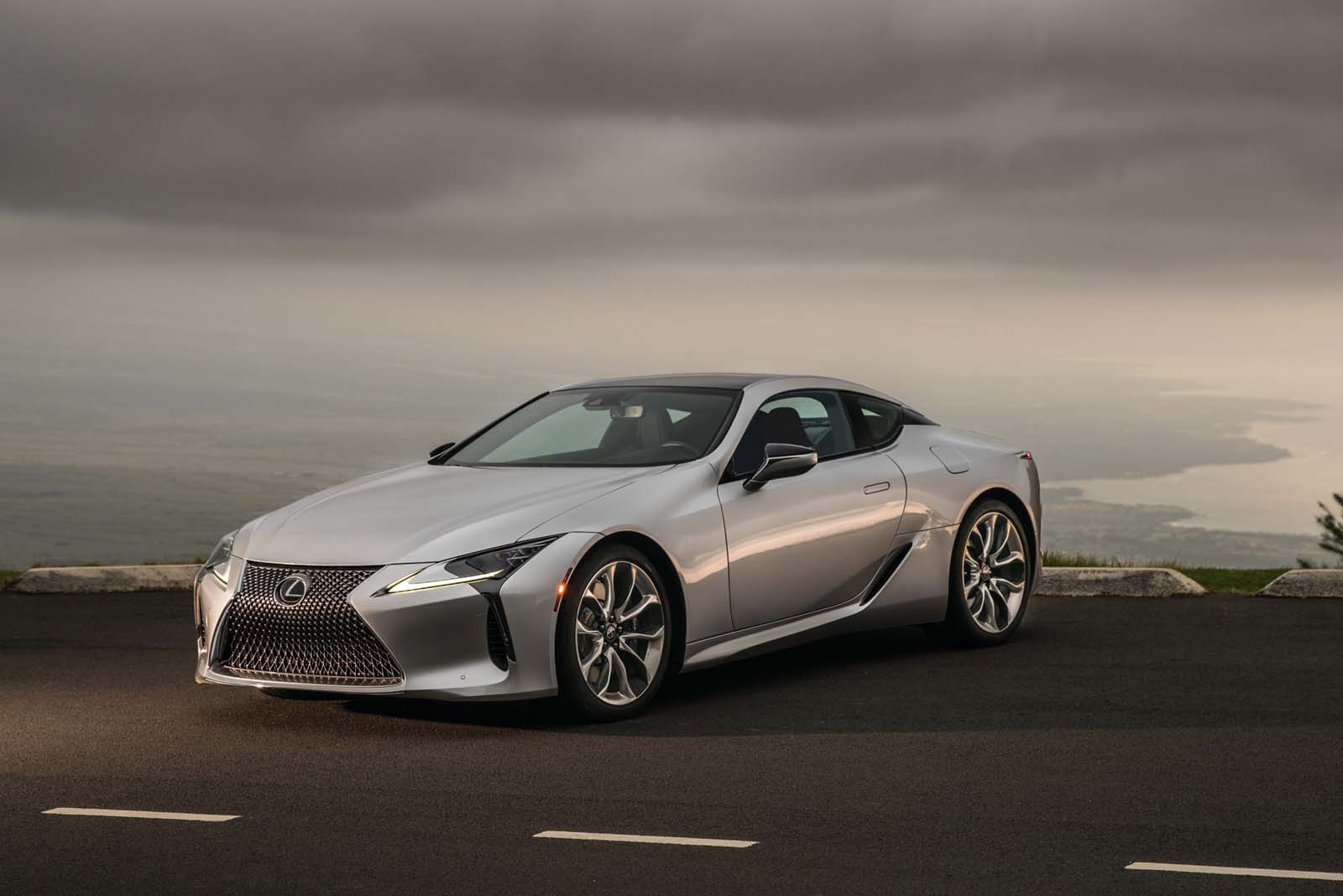 La gamme de véhicules hybrides et hybrides rechargeables Lexus du moment
