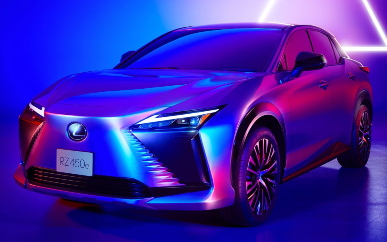 Le Lexus RZ 450e 2024 100 % électrique