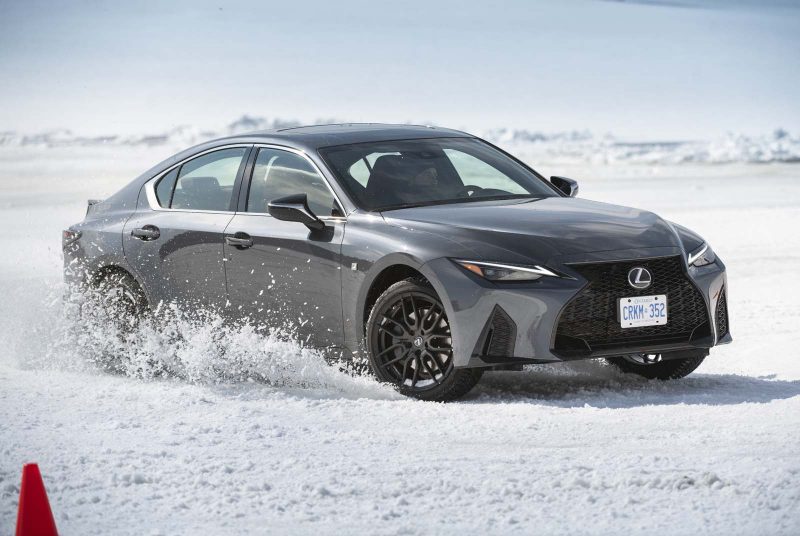 Un aperçu des accessoires d&rsquo;origine Lexus qui protègent votre véhicule en hiver
